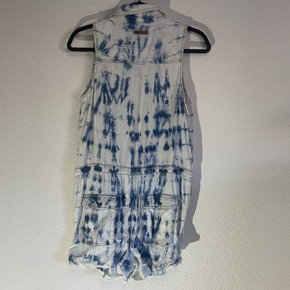Guess Acid Wash Tie-Dye Romper
Style # W42D44W3E81 - Picture 3 of 7